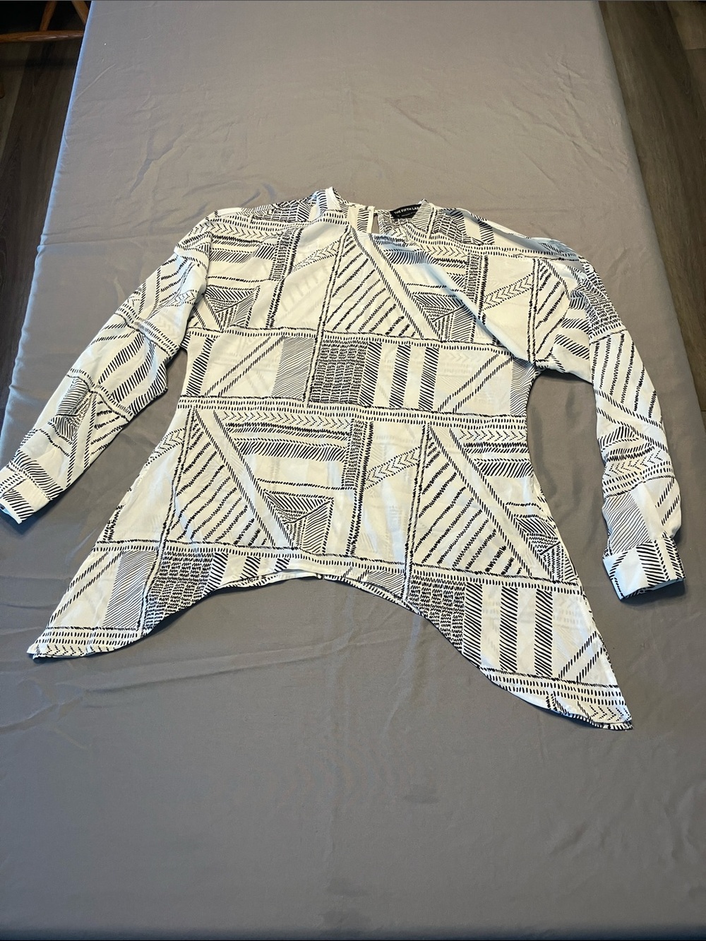 The Fifth Label Black & White Geometric Asymmetric Cold Shoulder Tunic